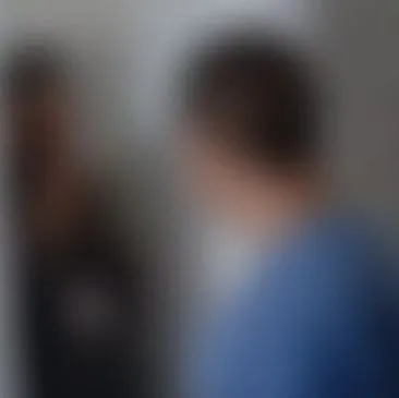 Homem arremessa enteada de 16 anos contra parede e ameaça ex-esposa de morte