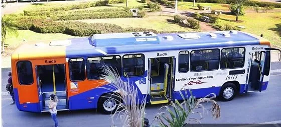 Homem sequestra e ameaça explodir ônibus em Várzea Grande