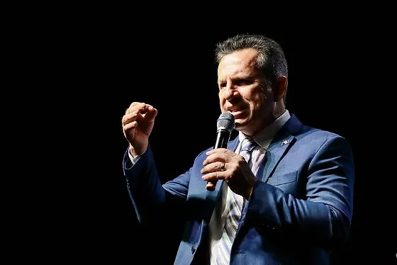 Mauro alfineta Janaina e diz que Riva afiançou apoio a Flávio por interesse